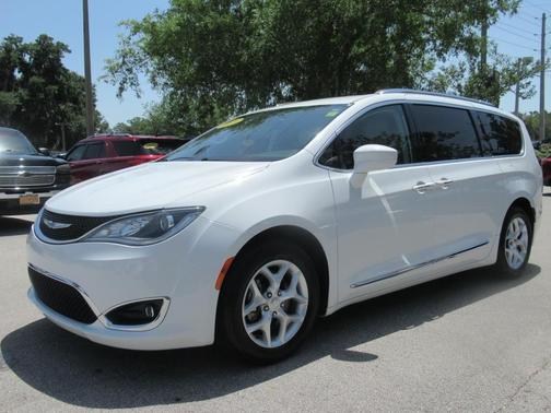 2018 Chrysler Pacifica Touring-L Plus