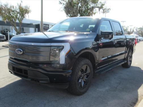 2023 Ford F-150 Lightning LARIAT