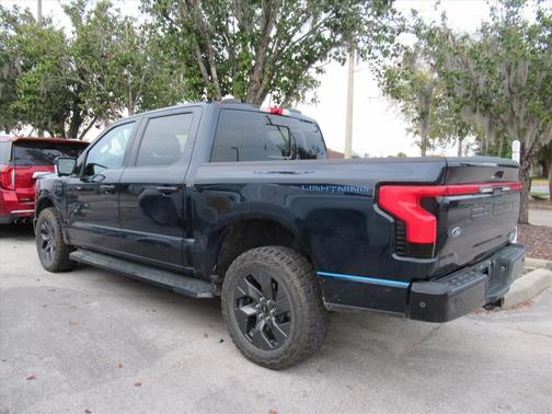2023 Ford F-150 Lightning LARIAT