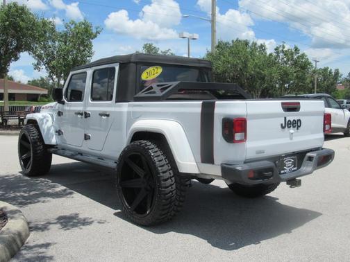 2022 Jeep Gladiator Sport