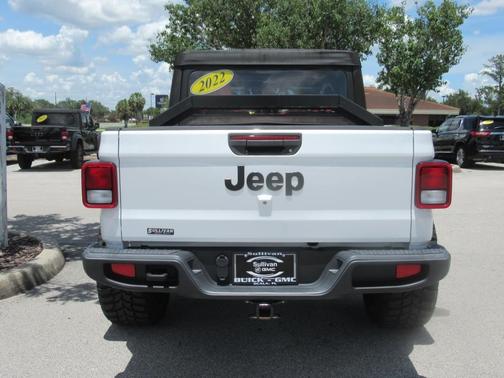 2022 Jeep Gladiator Sport