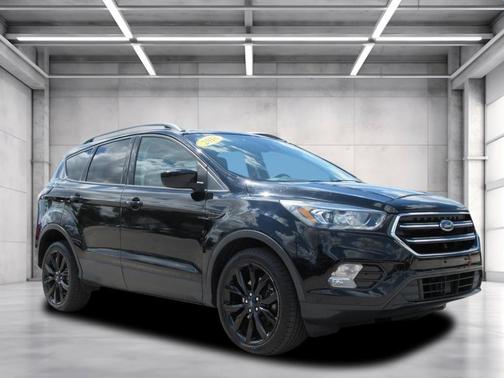 Shadow Black 2018 Ford Escape SE