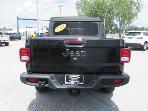 2022 Jeep Gladiator Sport