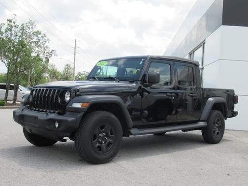 2022 Jeep Gladiator Sport