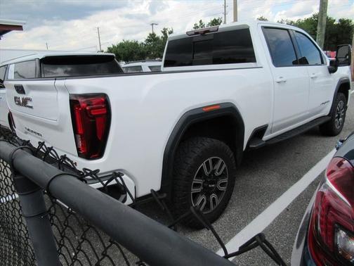 Summit White 2021 GMC Sierra 2500 AT4