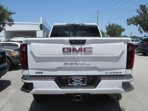 2025 GMC Sierra 2500 Denali
