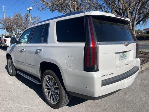 2018 Cadillac Escalade Luxury