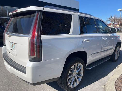 2018 Cadillac Escalade Luxury