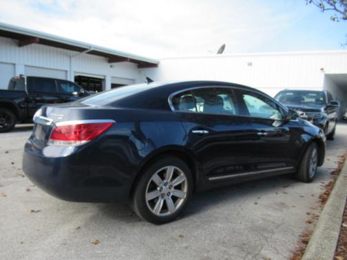 Photo 4 of 5 of 2010 Buick LaCrosse CXL