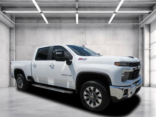Summit White 2025 Chevrolet Silverado 2500 LT