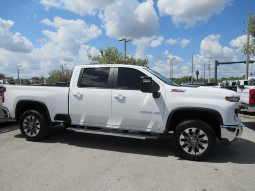 Summit White 2025 Chevrolet Silverado 2500 LT