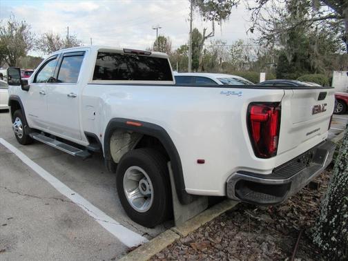 2022 GMC Sierra 3500 SLT