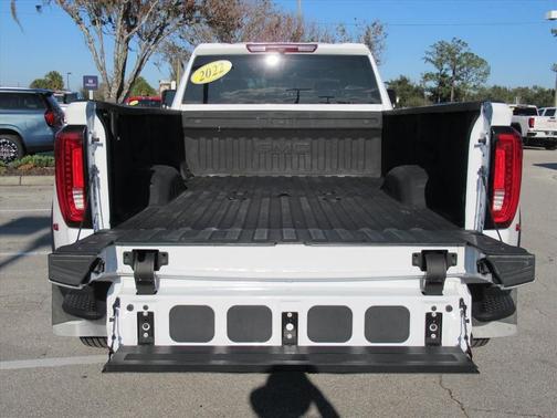 2022 GMC Sierra 3500 SLT