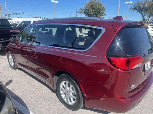 2020 Chrysler Pacifica Touring-L