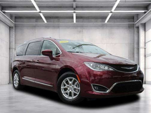 2020 Chrysler Pacifica Touring-L