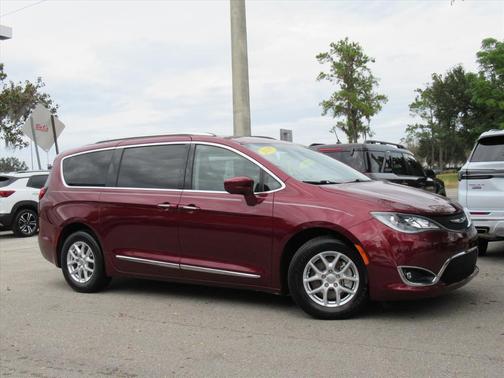 2020 Chrysler Pacifica Touring-L