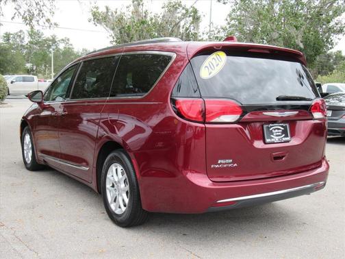 2020 Chrysler Pacifica Touring-L