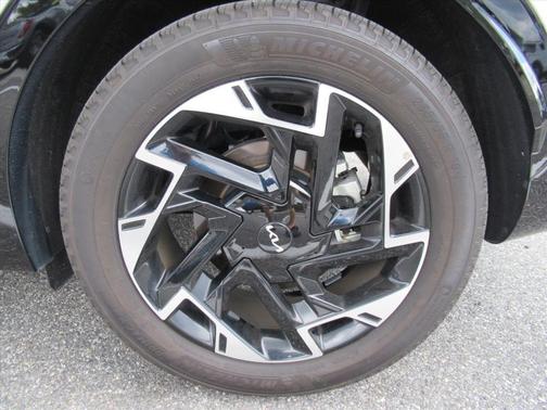 White Pearl 2023 Kia Sportage SX-Prestige