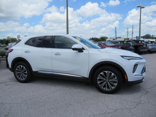 Summit White 2024 Buick Envision Preferred