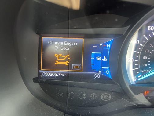 Burgundy Velvet Metallic Tinted Clearcoat 2023 Ford Edge Titanium