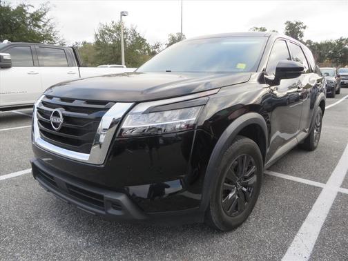 2022 Nissan Pathfinder S