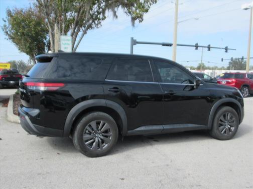 2022 Nissan Pathfinder S