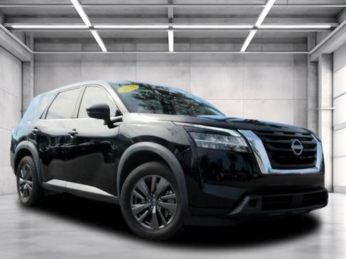 2022 Nissan Pathfinder S