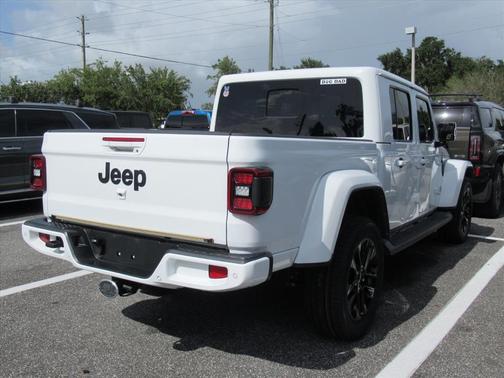 2022 Jeep Gladiator Overland