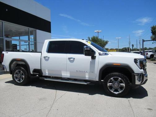 Summit White 2025 GMC Sierra 2500 SLE