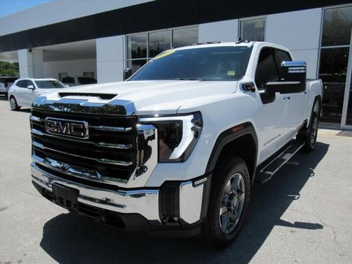 Summit White 2025 GMC Sierra 2500 SLE