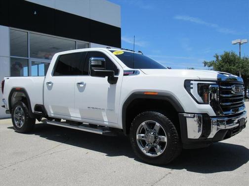 Summit White 2025 GMC Sierra 2500 SLE