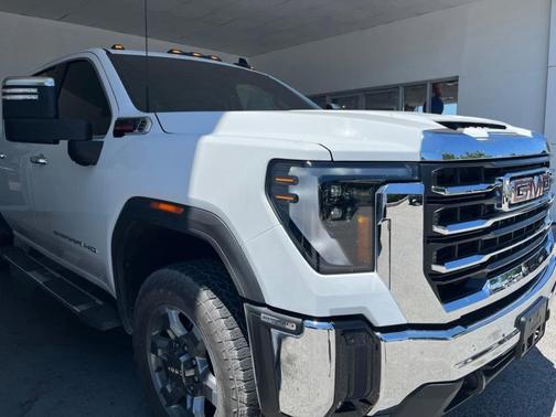 Summit White 2025 GMC Sierra 2500 SLE