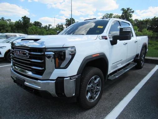 Summit White 2025 GMC Sierra 2500 SLE