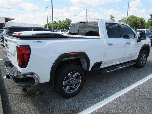 Summit White 2025 GMC Sierra 2500 SLE