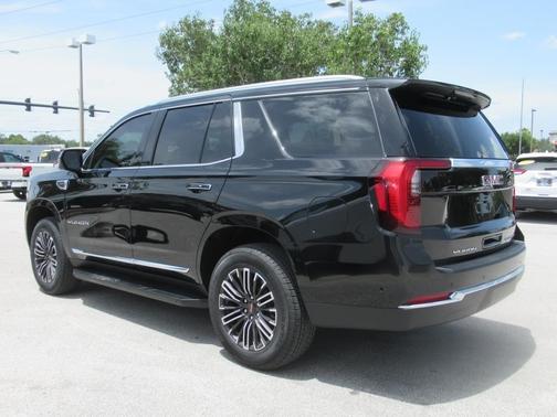 2025 GMC Yukon Elevation