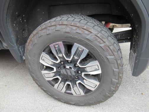 Onyx Black 2024 GMC Sierra 2500 Denali