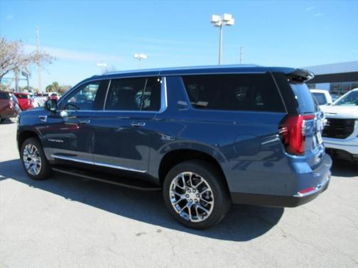 Metallic 2026 GMC Yukon XL Elevation