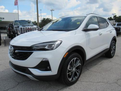 Summit White 2022 Buick Encore GX Essence