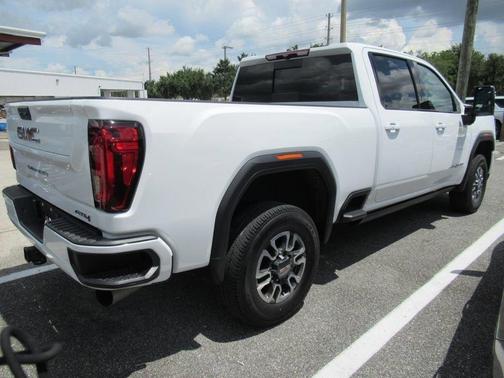 Summit White 2023 GMC Sierra 3500 AT4
