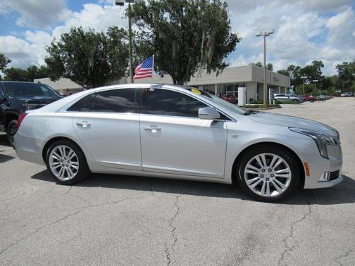 Radiant Silver Metallic 2019 Cadillac XTS Luxury