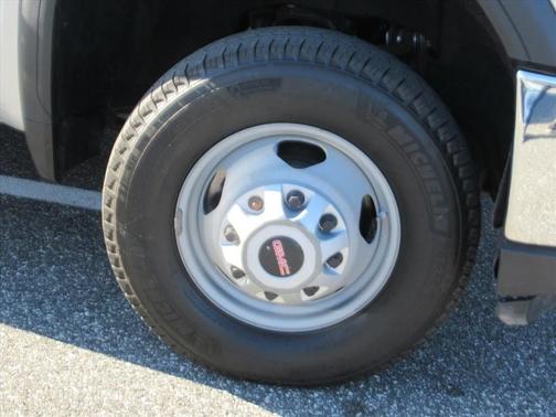 2023 GMC Sierra 3500 Pro