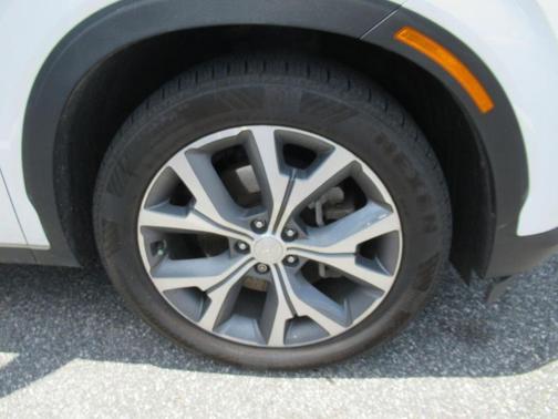 White 2021 Hyundai PALISADE SEL