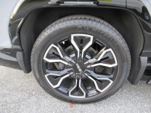 2024 GMC Sierra EV Denali