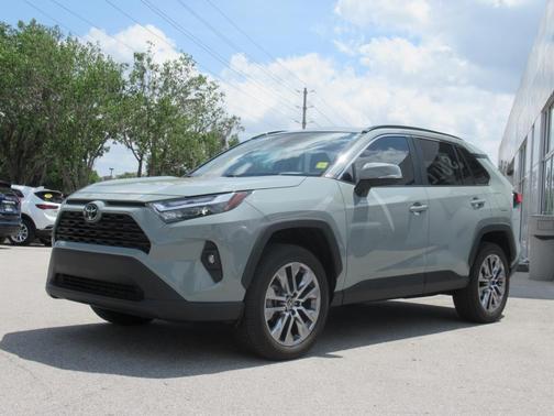 2022 Toyota RAV4 XLE Premium