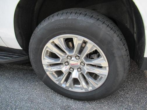 Summit White 2025 GMC Yukon XL Denali