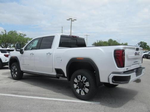 2025 GMC Sierra 2500 Denali