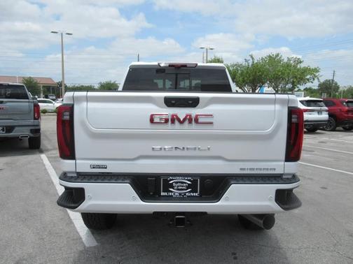 2025 GMC Sierra 2500 Denali