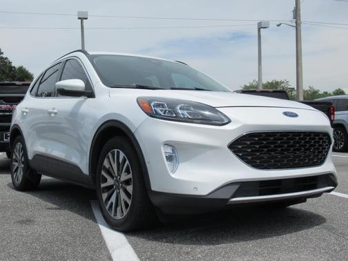 2020 Ford Escape Titanium