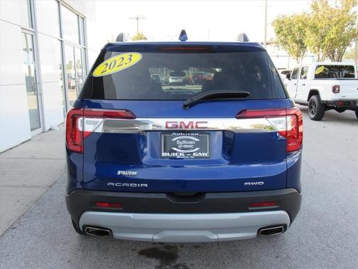 2023 GMC Acadia SLT