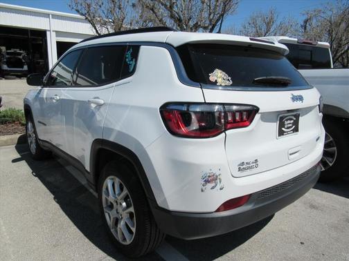 2023 Jeep Compass Latitude Lux